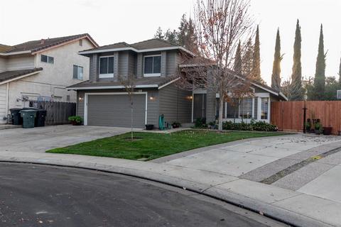 825 Salina Dr, Modesto, CA 95357 photo 2