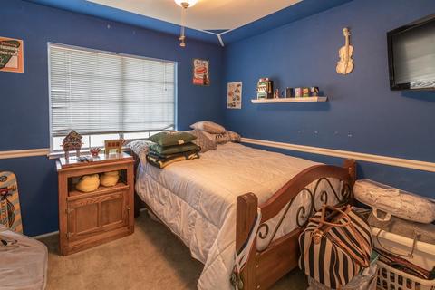 825 Salina Dr, Modesto, CA 95357 photo 47