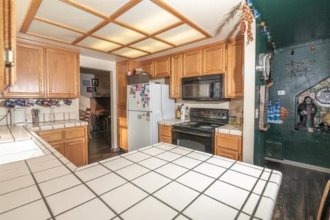 825 Salina Dr, Modesto, CA 95357 photo 9