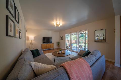 1215 Pine Ln, Davis, CA 95616 photo 9