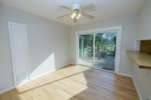1402 Scenic Dr, Modesto, CA 95355 photo 25