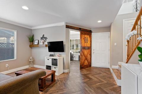 227 Red Robin Dr, Patterson, CA 95363 photo 4