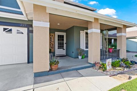 227 Red Robin Dr, Patterson, CA 95363 photo 3