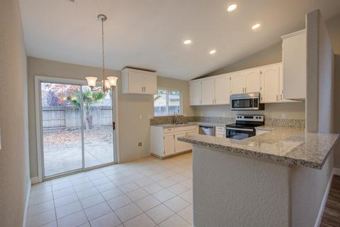 1014 Moonlight Dr, Ceres, CA 95307 photo 11