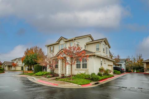 742 Courtyards Loop, Lincoln, CA 95648 photo 3