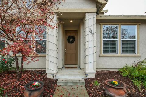 742 Courtyards Loop, Lincoln, CA 95648 photo 5