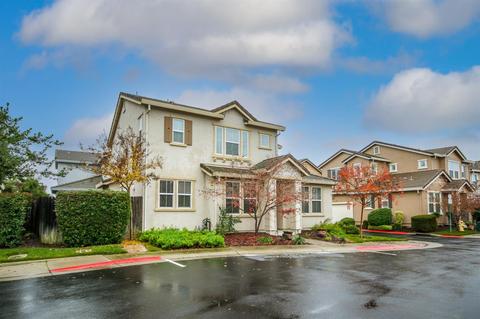 742 Courtyards Loop, Lincoln, CA 95648 photo 2