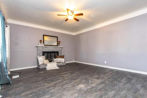 320 6th St, Gustine, CA 95322 photo 6