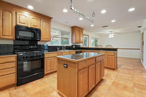 11237 Mann Rd, Wilton, CA 95693 photo 6