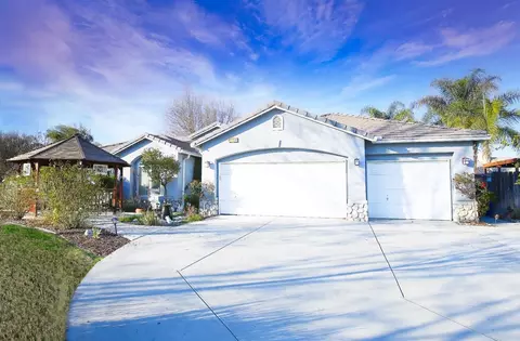 1028 Temple Ct, Lemoore, CA 93245 photo 1