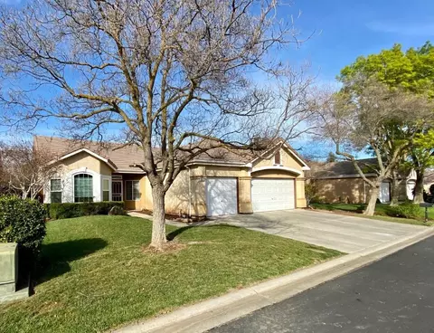 10468 E Greenbury Way, Clovis, CA 93619 photo 1