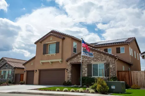 2086 Highland Ave, Clovis, CA 93619 photo 1