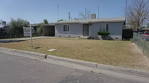 1118 Rogers St, Madera, CA 93638 photo 1