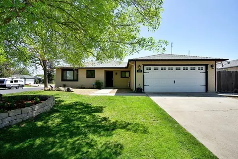 1484 Hampton Way, Clovis, CA 93611 photo 1