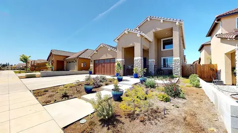 562 Forester Ln, Madera, CA 93636 photo 3