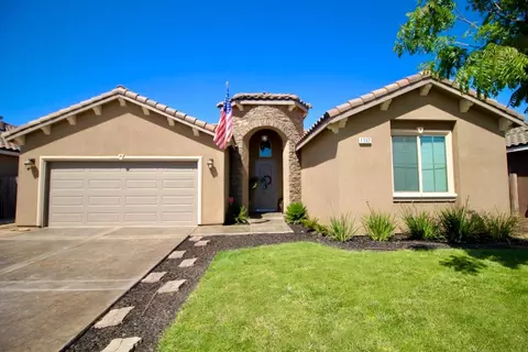 1392 Shelley, Madera, CA 93637 photo 1