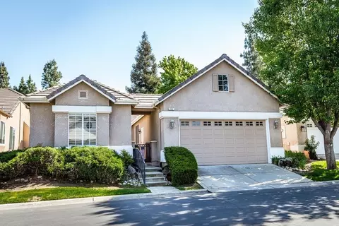 2242 Dawson Cove Ln, Clovis, CA 93611 photo 1