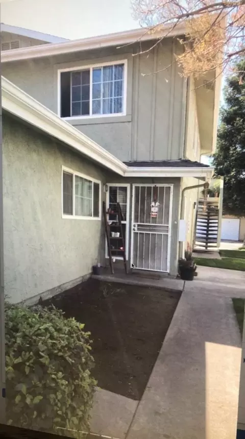 460 W Alamos Ave #2, Clovis, CA 93612 photo 1