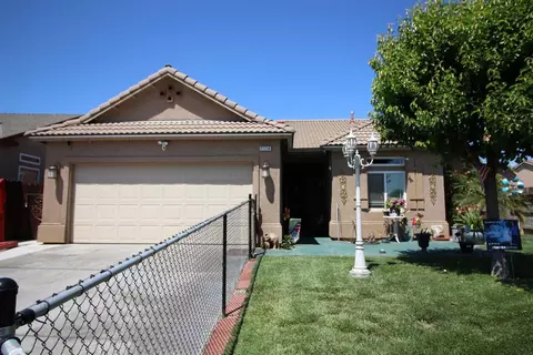 1116 S Berry Dr, Madera, CA 93637 photo 1