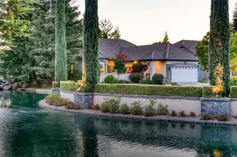 2272 Dawson Cove Ln, Clovis, CA 93611 photo 1