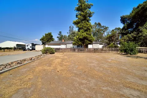 17113 Monreal Rd, Madera, CA 93636 photo 1