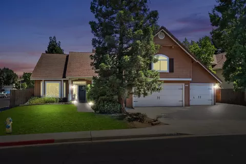 2076 Mesa Ave, Clovis, CA 93611 photo 1