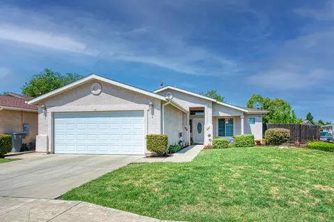 2024 Coventry Ave, Clovis, CA 93611 photo 1