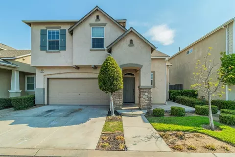 1750 Glen Oban Ln, Clovis, CA 93619 photo 1