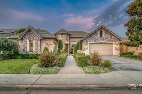 965 N Fairfax Ave, Clovis, CA 93611 photo 1