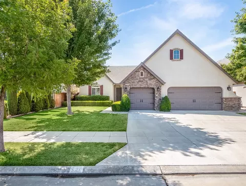 520 W Warwick Ave, Clovis, CA 93619 photo 1