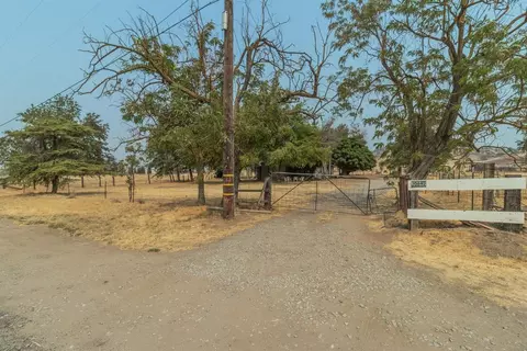 10692 N Madsen Ave, Clovis, CA 93619 photo 1