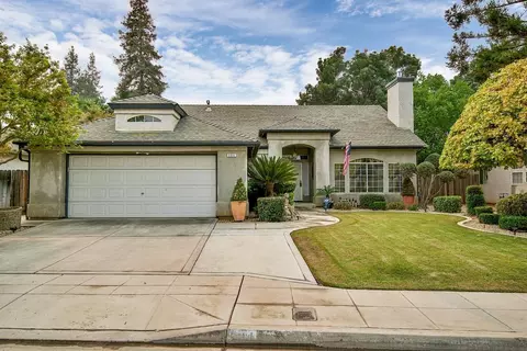304 W Chennault Ave, Clovis, CA 93611 photo 1