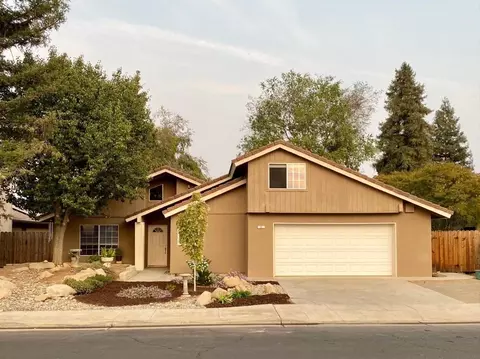 57 N Jasmine Ave, Clovis, CA 93611 photo 1