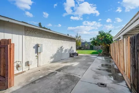 2162 Beverly Ave, Clovis, CA 93611 photo 26