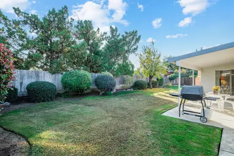 2162 Beverly Ave, Clovis, CA 93611 photo 21
