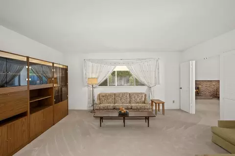 2162 Beverly Ave, Clovis, CA 93611 photo 3