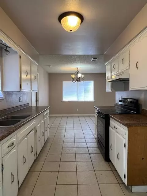 1508 N D St, Madera, CA 93638 photo 4