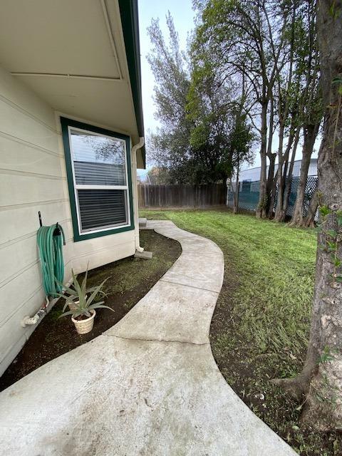 1213 Lucern Ave, Modesto, CA 95350 photo 2