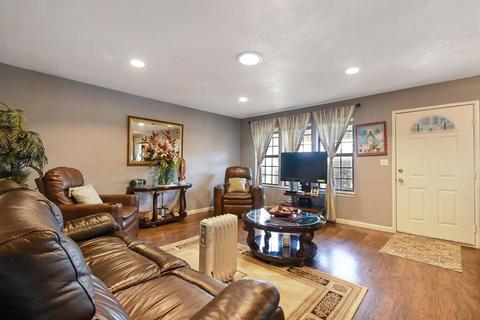 1992 14th St, Olivehurst, CA 95961 photo 3