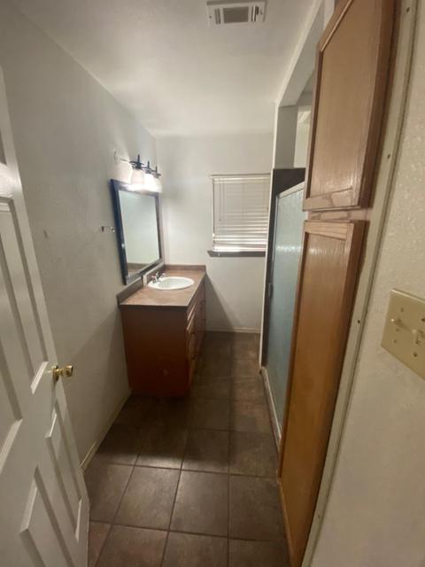 655 W Olive Ave, Turlock, CA 95380 photo 3