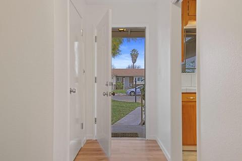 1613 Augusta Ct, Modesto, CA 95350 photo 4
