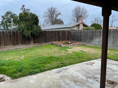 1832 Milpas Ln, Modesto, CA 95355 photo 4