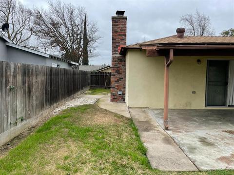 1832 Milpas Ln, Modesto, CA 95355 photo 6
