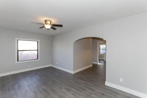 540 E Walnut St, Lodi, CA 95240 photo 7