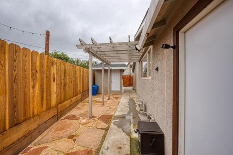 511 Curry Ct, Manteca, CA 95337 photo 4