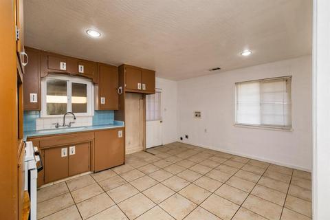 1509 Tully Rd, Modesto, CA 95350 photo 3