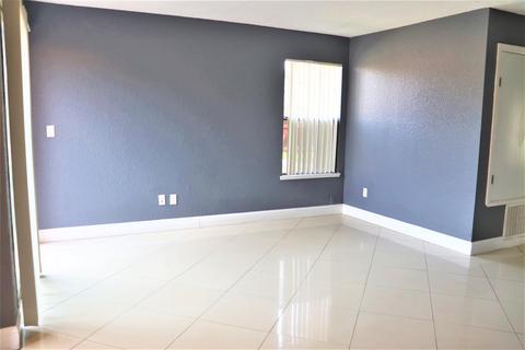 4016 Elmo Loop #A, Modesto, CA 95356 photo 3