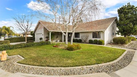 1082 Cabernet Ln, Manteca, CA 95337 photo 2