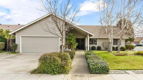 1082 Cabernet Ln, Manteca, CA 95337 photo 1