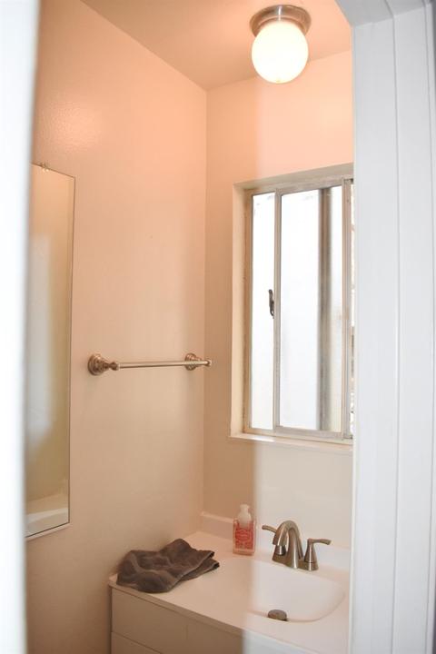 2098 Alta Loma St, Davis, CA 95616 photo 3